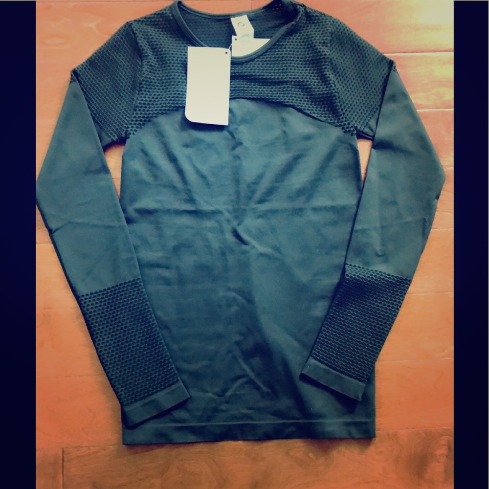 Fabletics Musetta Seamless Long Sleeve Top.